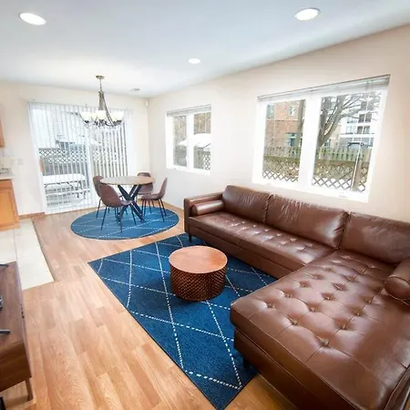 Tucked Away Off Brady - 4 Beds Apartment Milwaukee Exterior photo