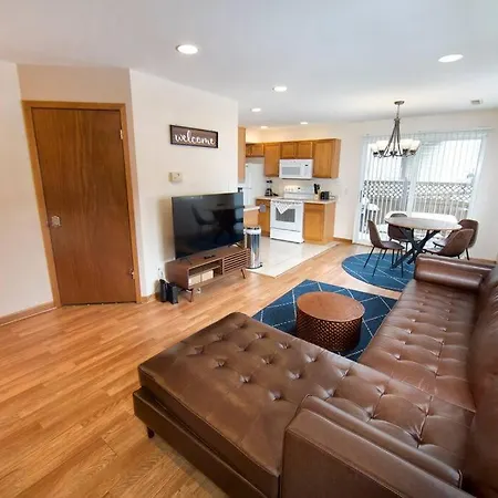 Tucked Away Off Brady - 4 Beds Apartment Milwaukee Exterior photo