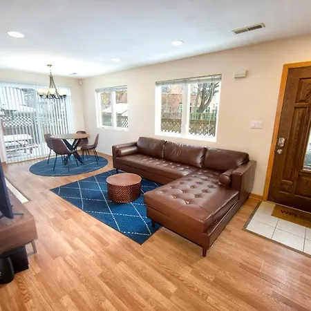 Tucked Away Off Brady - 4 Beds Apartment Milwaukee Exterior photo
