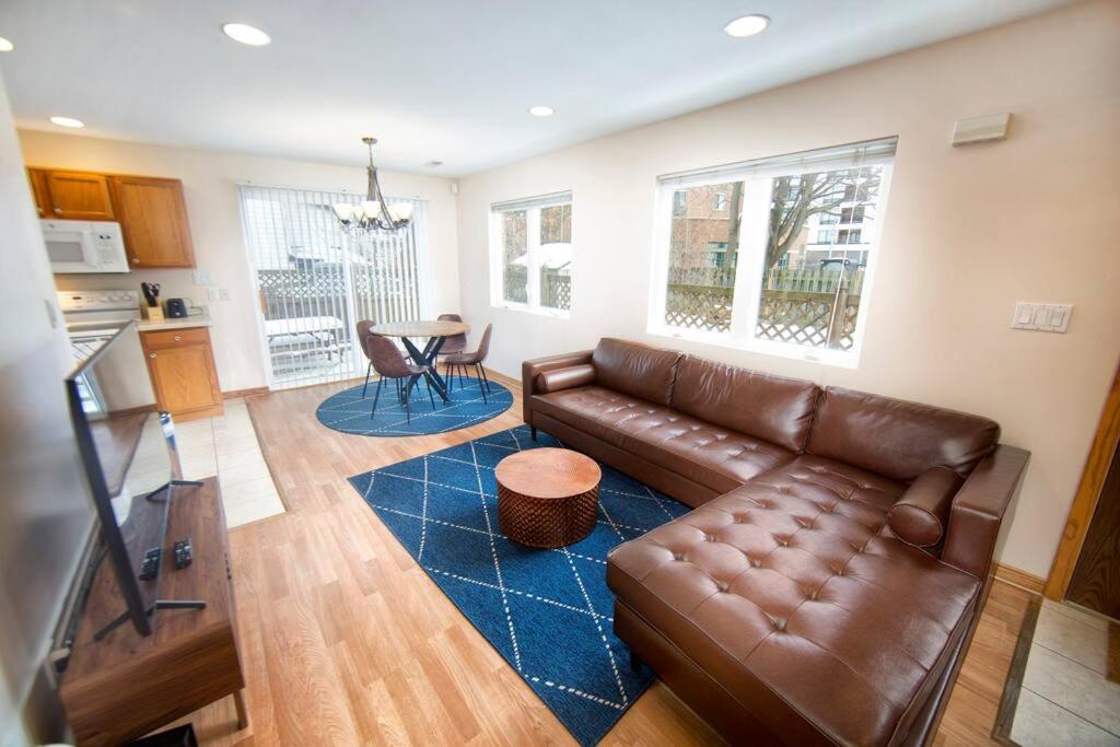 Tucked Away Off Brady - 4 Beds *