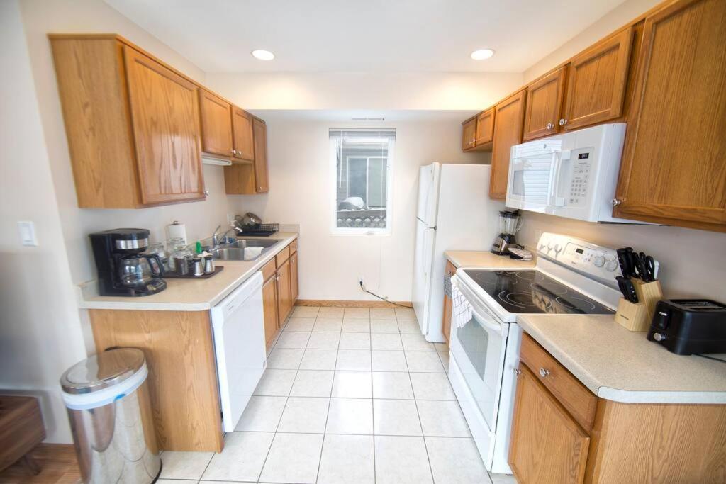 Tucked Away Off Brady - 4 Beds Apartment