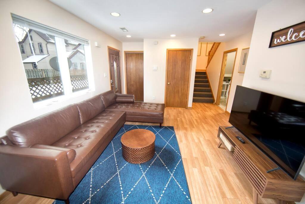 Tucked Away Off Brady - 4 Beds