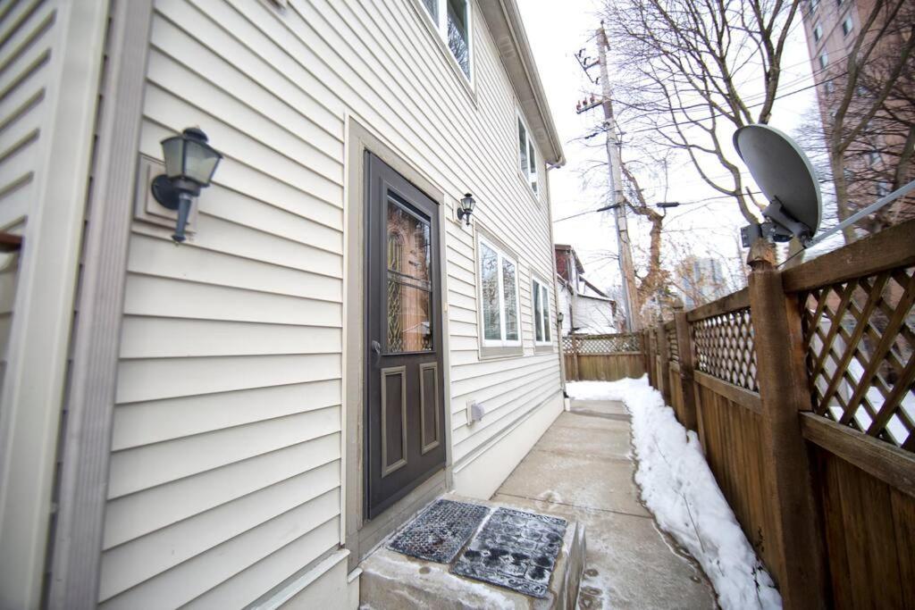 Tucked Away Off Brady - 4 Beds Apartment